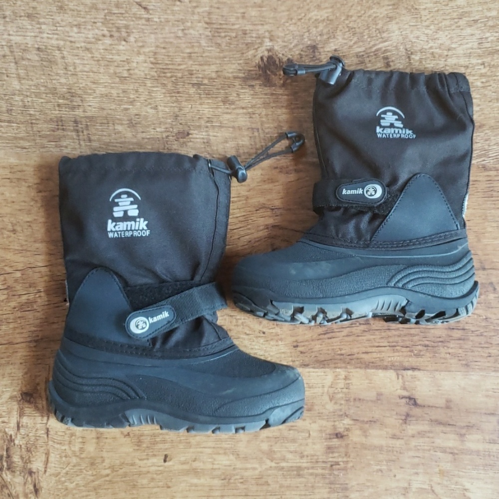 Kamik black snow boots